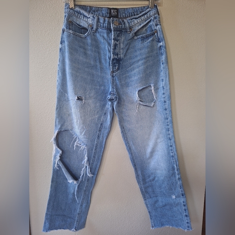 BDG Womens Raw Hem Distressed/Ripped Medium Wash Jeans Slim Straight 27